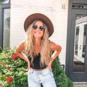 Meet your Posher, Dani